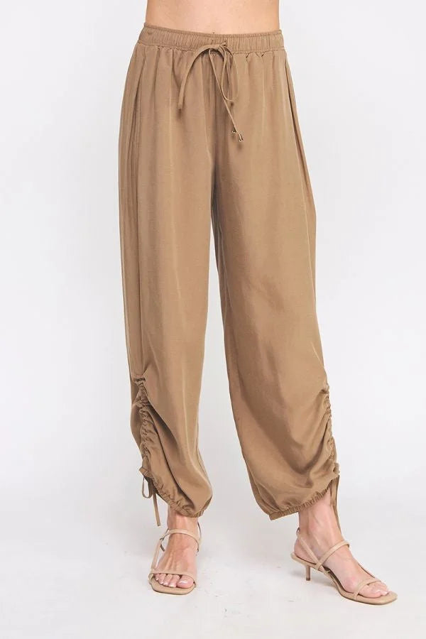 ADJUSTABLE SCRUNCH JOGGER