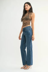 MID RISE WAIST WITH A CLASSIC STRAIGHT LEG CUT DENIM JEANS